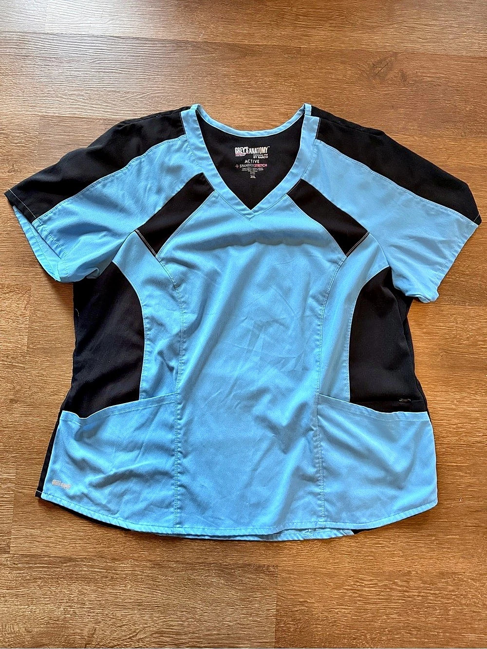 Grey's Anatomy by Barco Spandex Stretch V-Neck Top Color Block V-Neck Top Blue